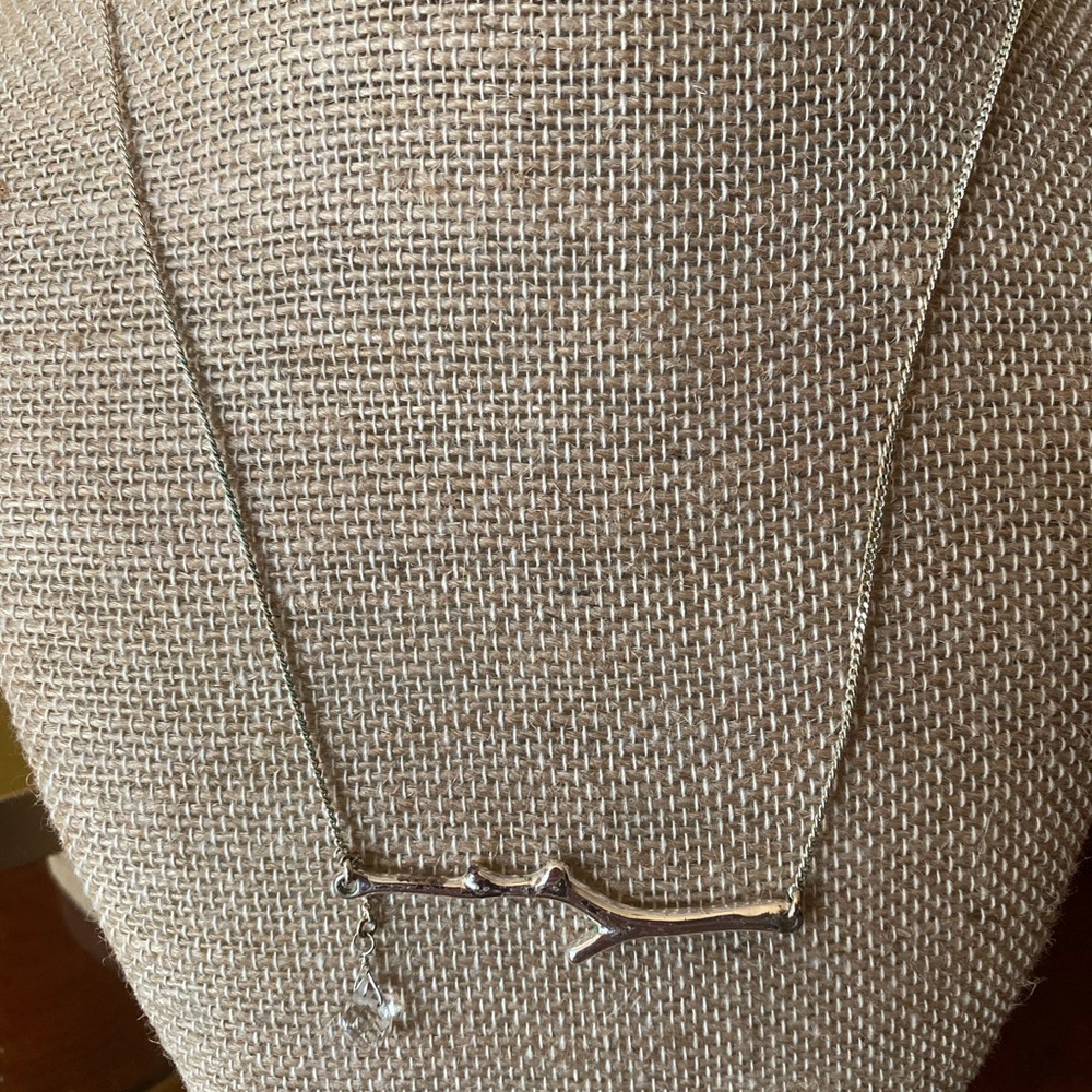 Silver tone necklace